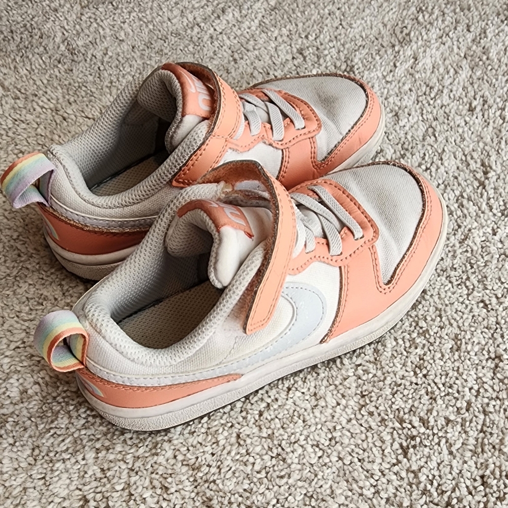 Girls nike dunks